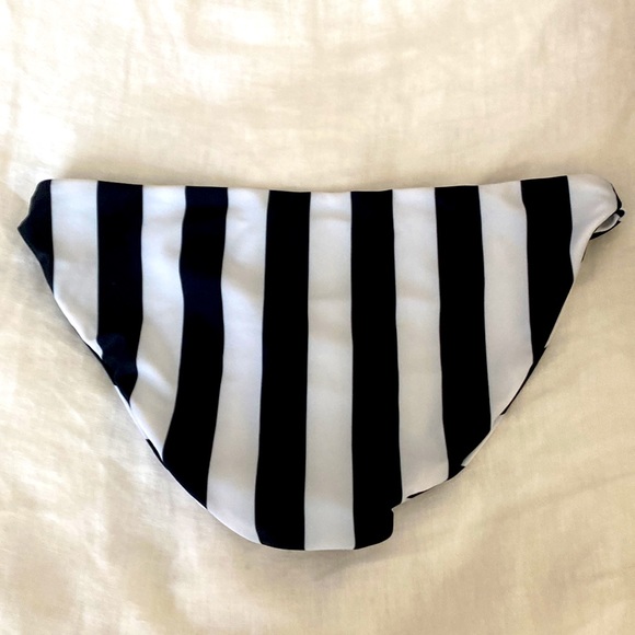 Mikoh Zuma bottoms size large - Picture 3 of 3